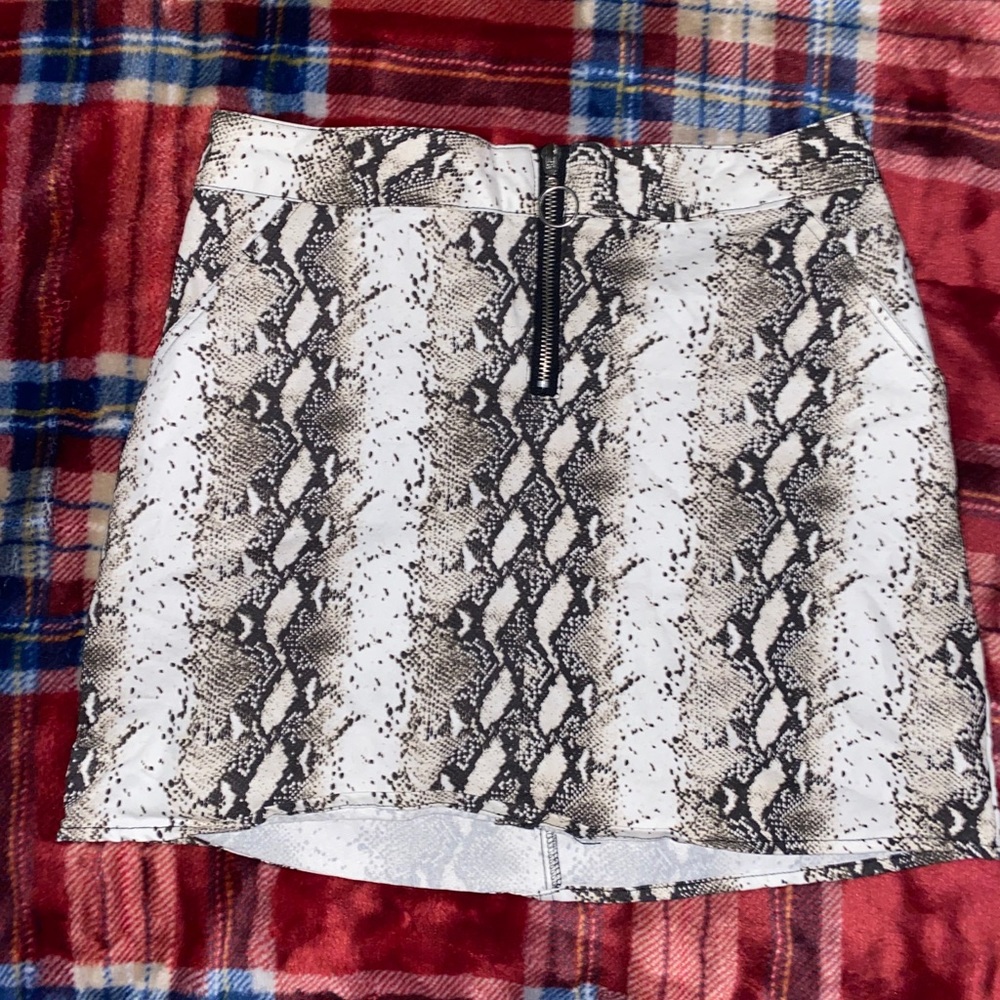 High Waisted Snake Print Skirt